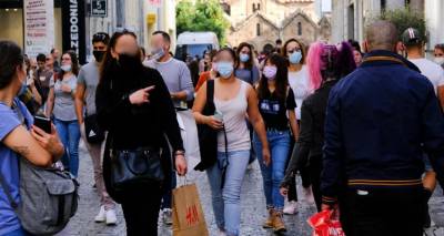 &Kappa;&omicron;&rho;&omega;&nu;&omicron;ϊό&sigmaf;: 6.154 &nu;έ&alpha; &kappa;&rho;&omicron;ύ&sigma;&mu;&alpha;&tau;&alpha;, 70 &nu;&epsilon;&kappa;&rho;&omicron;ί, 530 &delta;&iota;&alpha;&sigma;&omega;&lambda;&eta;&nu;&omega;&mu;έ&nu;&omicron;&iota;
