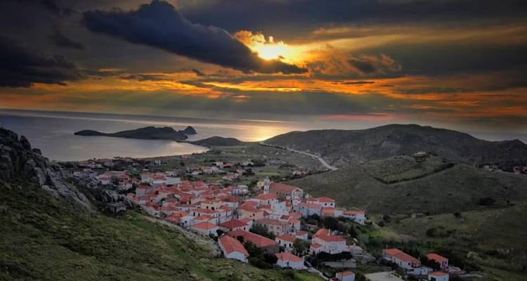 Μέγας Εσπερινός στον Άγιο Γεώργιο Πλατέος για την Αγία Σοφία και τις θυγατέρες της