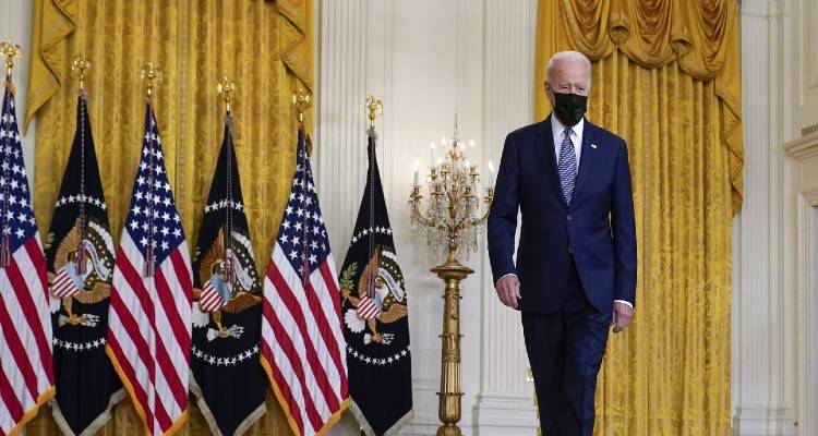 Τζο Μπάιντεν: Αποφασίζει εντός 24 ωρών αν θα παρατείνει την προθεσμία απομάκρυνσης από το Αφγανιστάν