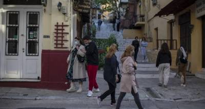 &Epsilon;&pi;&iota;&sigma;&tau;&rho;&omicron;&phi;ή &sigma;&tau;&eta;&nu; &kappa;&alpha;&nu;&omicron;&nu;&iota;&kappa;ό&tau;&eta;&tau;&alpha; &mu;&epsilon;&tau;ά &tau;&omicron; &Pi;ά&sigma;&chi;&alpha;: &Pi;ό&tau;&epsilon; &kappa;&alpha;&iota; &pi;ώ&sigmaf; &alpha;&nu;&omicron;ί&gamma;&omicron;&upsilon;&nu; &epsilon;&sigma;&tau;ί&alpha;&sigma;&eta;, &sigma;&chi;&omicron;&lambda;&epsilon;ί&alpha;, &tau;&omicron;&upsilon;&rho;&iota;&sigma;&mu;ό&sigmaf;, &alpha;&lambda;&lambda;ά&zeta;&epsilon;&iota; &eta; &alpha;&pi;&alpha;&gamma;ό&rho;&epsilon;&upsilon;&sigma;&eta; &kappa;&upsilon;&kappa;&lambda;&omicron;&phi;&omicron;&rho;ί&alpha;&sigmaf;