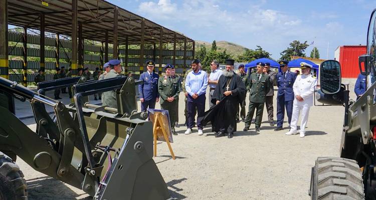 Νέα μηχανήματα παρέδωσε στον στρατό το Επαρχείο Λήμνου