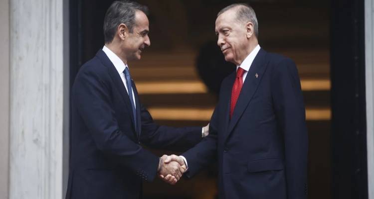 Σύντομο τετ α τετ Μητσοτάκη-Ερντογάν στη Χάγη -«Θέσαμε τα θέματα που έπρεπε να θέσουμε»