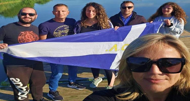 Εφτά κωπηλάτες του Ν.Ο.Λήμνου στο κωπηλατοδρόμιο των Σερρών για αγώνες κωπηλάσιας.