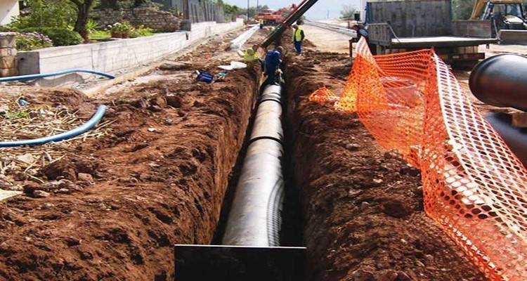 &Omicron; &Delta;ή&mu;&omicron;&sigmaf; &Lambda;ή&mu;&nu;&omicron;&upsilon; &zeta;&eta;&tau;ά &tau;&eta;&nu; &alpha;&pi;&omicron;&mu;ά&kappa;&rho;&upsilon;&nu;&sigma;&eta; &omicron;&chi;&eta;&mu;ά&tau;&omega;&nu; &alpha;&pi;ό &tau;&eta;&nu; &omicron;&delta;ό &Pi;&alpha;&nu;&tau;&epsilon;&lambda;ί&delta;&eta;