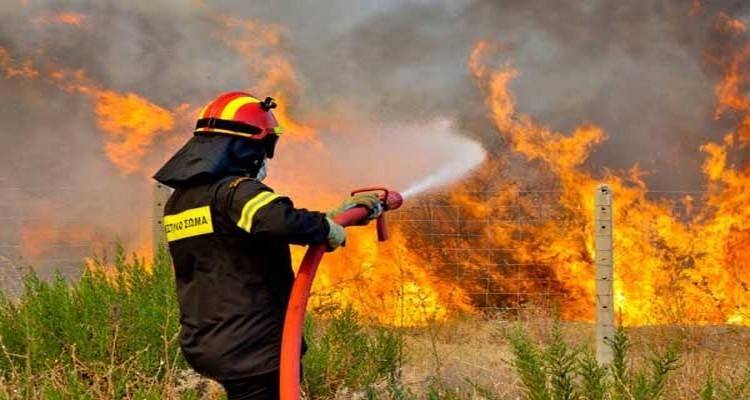 Φωτιά βρίσκεται σε εξέλιξη στον Εβγάτη
