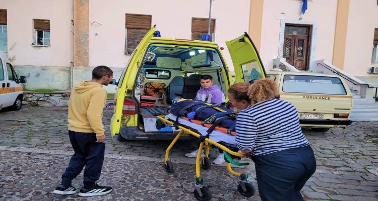 Ρεαλιστική άσκηση απεγκλωβισμού τραυματία από τους σπουδαστές – διασώστες της ΣΑΕΚ Λήμνου
