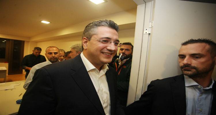 &Xi;&epsilon;&kappa;&alpha;&theta;&alpha;&rho;ί&zeta;&epsilon;&iota; &tau;&eta; &sigma;&tau;ά&sigma;&eta; &tau;&omicron;&upsilon; &omicron; &Tau;&zeta;&iota;&tau;&zeta;&iota;&kappa;ώ&sigma;&tau;&alpha;&sigmaf;