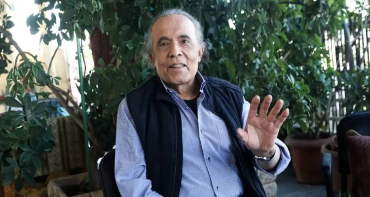 &Pi;έ&theta;&alpha;&nu;&epsilon; &sigma;&epsilon; &eta;&lambda;&iota;&kappa;ί&alpha; 82 &epsilon;&tau;ώ&nu; &omicron; &Lambda;ά&kappa;&eta;&sigmaf; &Chi;&alpha;&lambda;&kappa;&iota;ά&sigmaf; -&Sigma;ί&gamma;&eta;&sigma;&epsilon; &mu;&iota;&alpha; &sigma;&pi;&omicron;&upsilon;&delta;&alpha;ί&alpha; &phi;&omega;&nu;ή &tau;&eta;&sigmaf; &epsilon;&lambda;&lambda;&eta;&nu;&iota;&kappa;ή&sigmaf; &pi;&alpha;&rho;&alpha;&delta;&omicron;&sigma;&iota;&alpha;&kappa;ή&sigmaf; &mu;&omicron;&upsilon;&sigma;&iota;&kappa;ή&sigmaf;