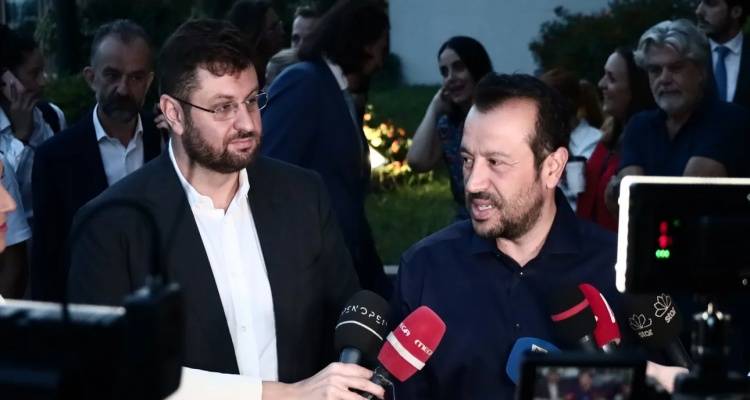 &Sigma;&Upsilon;&Rho;&Iota;&Zeta;&Alpha;: &Omicron; &Phi;ά&mu;&epsilon;&lambda;&omicron;&sigmaf; &laquo;&xi;ή&lambda;&omega;&sigma;&epsilon;&raquo; &tau;&omicron;&nu; &Pi;&alpha;&pi;&pi;ά &alpha;&pi;ό &kappa;&omicron;&iota;&nu;&omicron;&beta;&omicron;&upsilon;&lambda;&epsilon;&upsilon;&tau;&iota;&kappa;ό &epsilon;&kappa;&pi;&rho;ό&sigma;&omega;&pi;&omicron; &kappa;&alpha;&iota; &alpha;&nu;&tau;&iota;&kappa;&alpha;&tau;έ&sigma;&tau;&eta;&sigma;&epsilon; &tau;&omicron;&nu; &Zeta;&alpha;&chi;&alpha;&rho;&iota;ά&delta;&eta; | &Pi;&omicron;&iota;&omicron;&iota; &alpha;&nu;έ&lambda;&alpha;&beta;&alpha;&nu;