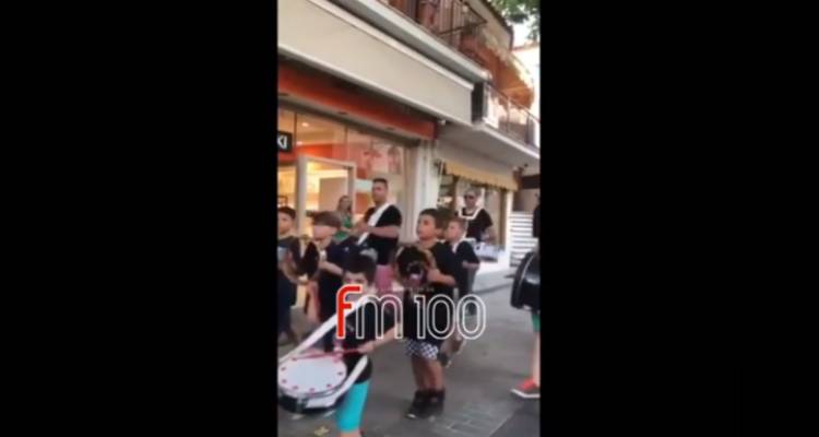 Λήμνος: Ξεσήκωσε την αγορά της Μύρινας το μουσικό σχήμα «Bartalia» (video)