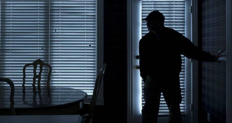 &Nu;έ&alpha; &delta;&iota;ά&rho;&rho;&eta;&xi;&eta; &sigma;&pi;&iota;&tau;&iota;&omicron;ύ &sigma;&tau;&eta; &Mu;ύ&rho;&iota;&nu;&alpha;
