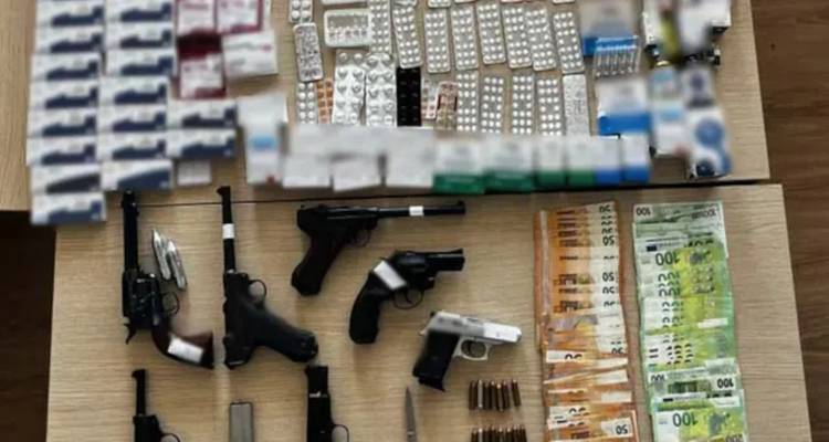 &Epsilon;&Lambda;&Alpha;&Sigma;: &Sigma;&upsilon;&nu;&epsilon;&lambda;ή&phi;&theta;&eta; ά&nu;&delta;&rho;&alpha;&sigmaf; &pi;&omicron;&upsilon; &pi;&rho;&omicron;&mu;ή&theta;&epsilon;&upsilon;&epsilon; &alpha;&pi;&alpha;&gamma;&omicron;&rho;&epsilon;&upsilon;&mu;έ&nu;&alpha; &alpha;&nu;&alpha;&beta;&omicron;&lambda;&iota;&kappa;ά &sigma;&epsilon; &alpha;&theta;&lambda;&eta;&tau;έ&sigmaf; &kappa;&alpha;&iota; &iota;&delta;&iota;&omicron;&kappa;&tau;ή&tau;&epsilon;&sigmaf; &gamma;&upsilon;&mu;&nu;&alpha;&sigma;&tau;&eta;&rho;ί&omega;&nu;