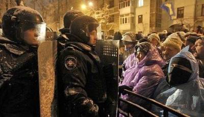 &Kappa;&alpha;&zeta;ά&nu;&iota; &pi;&omicron;&upsilon; &beta;&rho;ά&zeta;&epsilon;&iota; &eta; &Omicron;&upsilon;&kappa;&rho;&alpha;&nu;ί&alpha;: &Epsilon;&pi;έ&mu;&beta;&alpha;&sigma;&eta; &tau;&eta;&sigmaf; &alpha;&sigma;&tau;&upsilon;&nu;&omicron;&mu;ί&alpha;&sigmaf; &kappa;&alpha;&iota; &pi;&rho;&omicron;&epsilon;&iota;&delta;&omicron;&pi;&omicron;&iota;ή&sigma;&epsilon;&iota;&sigmaf; &alpha;&pi;ό &tau;&eta;&nu; &Epsilon;.&Epsilon;.