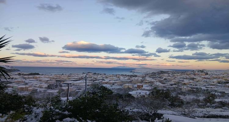 &Mu;&alpha;&rho;&omicron;&upsilon;&sigma;ά&kappa;&eta;&sigmaf;: &laquo;&Pi;&omicron;&lambda;&iota;&kappa;ή &phi;&omega;&tau;&omicron;&beta;&omicron;&lambda;ί&delta;&alpha;&raquo; &phi;έ&rho;&nu;&epsilon;&iota; &chi;&iota;ό&nu;&iota;&alpha; &alpha;&kappa;ό&mu;&eta; &kappa;&alpha;&iota; &delta;ί&pi;&lambda;&alpha; &sigma;&tau;&eta; &theta;ά&lambda;&alpha;&sigma;&sigma;&alpha; -&Pi;&iota;&theta;&alpha;&nu;ό &nu;&alpha; &chi;&iota;&omicron;&nu;ί&sigma;&epsilon;&iota; &kappa;&alpha;&iota; &sigma;&tau;&eta;&nu; &Alpha;&tau;&tau;&iota;&kappa;ή