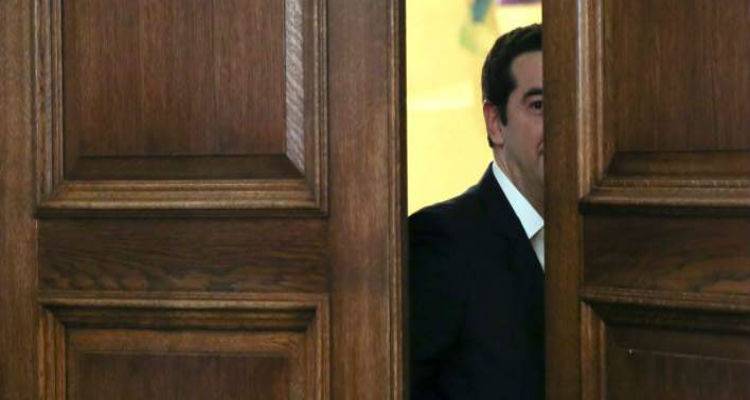 &Omicron; &Tau;&sigma;ί&pi;&rho;&alpha;&sigmaf; &epsilon;&pi;&iota;&sigma;&tau;&rho;έ&phi;&epsilon;&iota; &sigma;&tau;&omicron; &Mu;&alpha;&xi;ί&mu;&omicron;&upsilon; &kappa;&alpha;&iota; &pi;&rho;&omicron;&epsilon;&tau;&omicron;&iota;&mu;ά&zeta;&epsilon;&iota; &tau;&alpha; &epsilon;&pi;ό&mu;&epsilon;&nu;&alpha; &tau;&alpha;&xi;ί&delta;&iota;&alpha; -&Pi;&alpha;&rho;ί&sigma;&iota;, &Delta;&Epsilon;&Theta;, &Sigma;ύ&nu;&omicron;&delta;&omicron;&sigmaf; &Kappa;&omicron;&rho;&upsilon;&phi;ή&sigmaf; &kappa;&alpha;&iota; &Nu;έ&alpha; &Upsilon;ό&rho;&kappa;&eta;