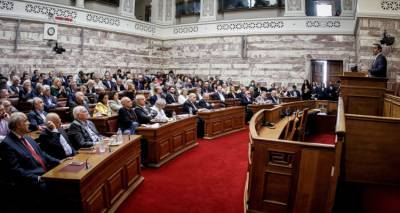 &laquo;&Pi;&alpha;&iota;&chi;&nu;ί&delta;&iota;&raquo; &Sigma;&Upsilon;&Rho;&Iota;&Zeta;&Alpha; &mu;&epsilon; &tau;&eta; &sigma;&upsilon;&nu;&tau;&alpha;&gamma;&mu;&alpha;&tau;&iota;&kappa;ή &alpha;&nu;&alpha;&theta;&epsilon;ώ&rho;&eta;&sigma;&eta;: &Alpha;&iota;&chi;&mu;ή &eta; &epsilon;&kappa;&lambda;&omicron;&gamma;ή &Pi;&rho;&omicron;έ&delta;&rho;&omicron;&upsilon; &Delta;&eta;&mu;&omicron;&kappa;&rho;&alpha;&tau;ί&alpha;&sigmaf; &kappa;&alpha;&iota; &omicron;&iota; &sigma;&chi;έ&sigma;&epsilon;&iota;&sigmaf; &Epsilon;&kappa;&kappa;&lambda;&eta;&sigma;ί&alpha;&sigmaf;-&Kappa;&rho;ά&tau;&omicron;&upsilon;&sigmaf;