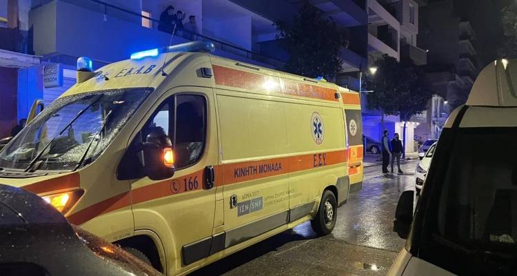 &Lambda;ά&rho;&iota;&sigma;&alpha;: &Pi;ή&delta;&eta;&xi;&epsilon; &sigma;&tau;&omicron; &kappa;&epsilon;&nu;ό &mu;&pi;&rho;&omicron;&sigma;&tau;ά &sigma;&tau;&alpha; &mu;ά&tau;&iota;&alpha; &tau;&eta;&sigmaf; &mu;&eta;&tau;έ&rho;&alpha;&sigmaf; &tau;&eta;&sigmaf; &eta; 38&chi;&rho;&omicron;&nu;&eta; -&Pi;&rho;&omicron;&sigma;&pi;ά&theta;&eta;&sigma;&epsilon; &nu;&alpha; &tau;&eta;&nu; &kappa;&rho;&alpha;&tau;ή&sigma;&epsilon;&iota;