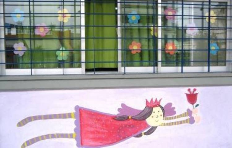 Δασκάλα σκοτώθηκε ενώ στόλιζε την αίθουσα για τα Χριστούγεννα