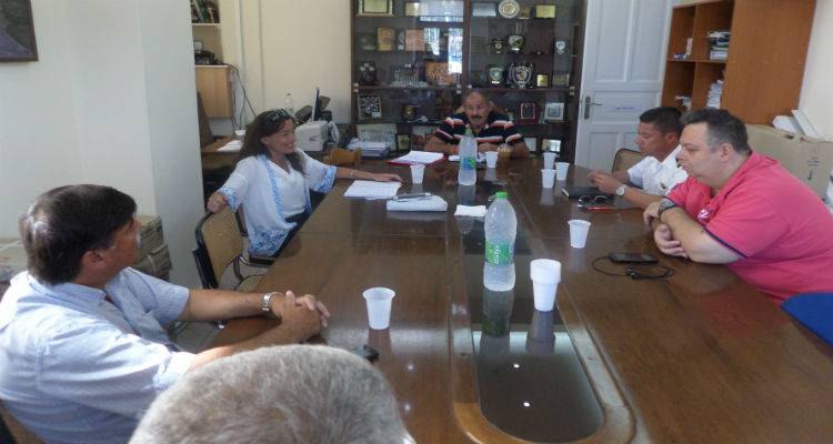 &Sigma;&upsilon;&nu;ά&nu;&tau;&eta;&sigma;&eta; &epsilon;&rho;&gamma;&alpha;&sigma;ί&alpha;&sigmaf; &sigma;&tau;&omicron; &Delta;ή&mu;&omicron; &Lambda;ή&mu;&nu;&omicron;&upsilon; &gamma;&iota;&alpha; &tau;&eta;&nu; Aegean Regatta