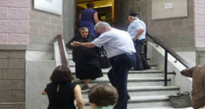 &Pi;ό&tau;&epsilon; &kappa;&alpha;&tau;&alpha;&beta;ά&lambda;&lambda;&omicron;&nu;&tau;&alpha;&iota; &tau;&alpha; &epsilon;&pi;&iota;&delta;ό&mu;&alpha;&tau;&alpha; &sigma;&tau;έ&gamma;&alpha;&sigma;&eta;&sigmaf;, &gamma;έ&nu;&nu;&eta;&sigma;&eta;&sigmaf;, &pi;&alpha;&iota;&delta;&iota;&omicron;ύ | &Omicron;&iota; 8 &pi;&alpha;&rho;&omicron;&chi;έ&sigmaf; &tau;&omicron;&upsilon; &Mu;&alpha;ΐ&omicron;&upsilon;
