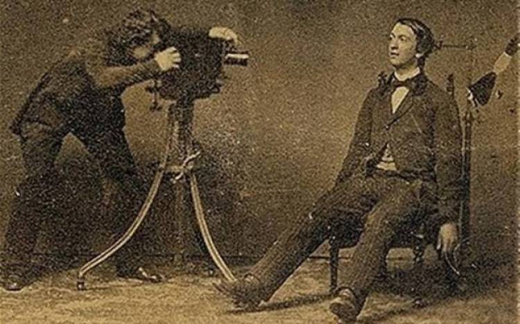 Πεθαίνοντας στο ταμπλόιντ