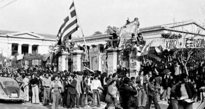 &Tau;&eta;&nu; &epsilon;&pi;έ&tau;&epsilon;&iota;&omicron; &tau;&omicron;&upsilon; &Pi;&omicron;&lambda;&upsilon;&tau;&epsilon;&chi;&nu;&epsilon;ί&omicron;&upsilon; &tau;&iota;&mu;ά &tau;&omicron; &Gamma;&epsilon;&nu;&iota;&kappa;ό &Lambda;ύ&kappa;&epsilon;&iota;&omicron; &Mu;ύ&rho;&iota;&nu;&alpha;&sigmaf;