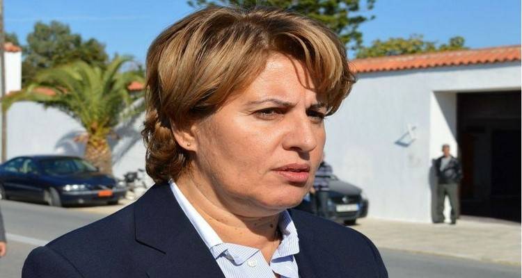 &Alpha;&nu;&tau;&iota;&delta;&rho;ά &eta; &Kappa;&alpha;&lambda;&omicron;&gamma;ή&rho;&omicron;&upsilon; &mu;&epsilon; &tau;&eta;&nu; &pi;&rho;ό&theta;&epsilon;&sigma;&eta; &tau;&eta;&sigmaf; &kappa;&upsilon;&beta;έ&rho;&nu;&eta;&sigma;&eta;&sigmaf; &nu;&alpha; &laquo;&beta;ά&lambda;&epsilon;&iota; &chi;έ&rho;&iota;&raquo; &sigma;&tau;&alpha; &kappa;&omicron;&nu;&delta;ύ&lambda;&iota;&alpha; &tau;&omicron;&upsilon; &Epsilon;&Sigma;&Pi;&Alpha; | &Kappa;ά&nu;&omicron;&upsilon;&nu; &pi;ί&sigma;&omega; &mu;&epsilon;&tau;ά &tau;&omicron;&nu; &laquo;&xi;&epsilon;&sigma;&eta;&kappa;&omega;&mu;ό&raquo; (mp3)