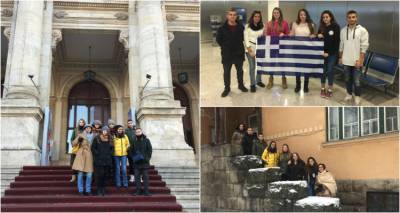 &laquo;Έ&nu;&alpha; &tau;&alpha;&xi;ί&delta;&iota; &delta;&iota;&alpha;&phi;&omicron;&rho;&epsilon;&tau;&iota;&kappa;ό &alpha;&pi;ό &tau;&alpha; ά&lambda;&lambda;&alpha;&raquo;: &Mu;&alpha;&theta;&eta;&tau;έ&sigmaf; &tau;&omicron;&upsilon; &Gamma;&Epsilon;.&Lambda;. &Mu;ύ&rho;&iota;&nu;&alpha;&sigmaf; &epsilon;&pi;&iota;&sigma;&kappa;έ&phi;&theta;&eta;&kappa;&alpha;&nu; &tau;&eta; &Rho;&omicron;&upsilon;&mu;&alpha;&nu;ί&alpha; (photos)