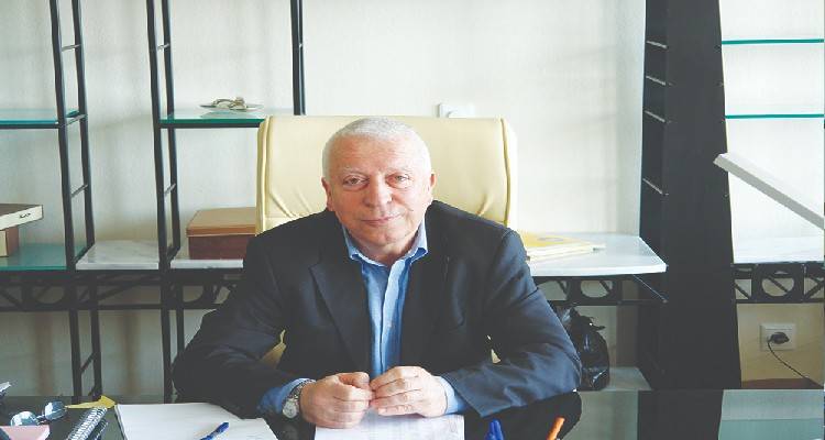 &Pi;ώ&sigmaf; &theta;&alpha; &alpha;&nu;&alpha;&kappa;&alpha;&tau;έ&psi;&epsilon;&iota; &tau;&eta;&nu; &laquo;&tau;&rho;ά&pi;&omicron;&upsilon;&lambda;&alpha;&raquo; &omicron; &Mu;&omicron;&upsilon;&tau;&zeta;&omicron;ύ&rho;&eta;&sigmaf;;