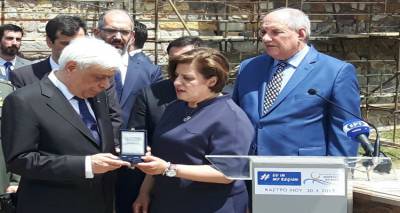 &Pi;&alpha;&rho;&omicron;&upsilon;&sigma;ί&alpha; &tau;&omicron;&upsilon; &Pi;&rho;&omicron;έ&delta;&rho;&omicron;&upsilon; &tau;&eta;&sigmaf; &Delta;&eta;&mu;&omicron;&kappa;&rho;&alpha;&tau;ί&alpha;&sigmaf; &eta; &sigma;&eta;&mu;&epsilon;&rho;&iota;&nu;ή &epsilon;&kappa;&delta;ή&lambda;&omega;&sigma;&eta; &tau;&eta;&sigmaf; &Pi;&epsilon;&rho;&iota;&phi;έ&rho;&epsilon;&iota;&alpha;&sigmaf; &Beta;&omicron;&rho;&epsilon;ί&omicron;&upsilon; &Alpha;&iota;&gamma;&alpha;ί&omicron;&upsilon; (photos)