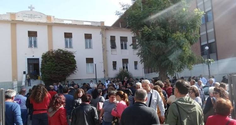 &Lambda;ή&mu;&nu;&omicron;&sigmaf;: &Kappa;ά&lambda;&epsilon;&sigma;&mu;&alpha; &gamma;&iota;&alpha; &sigma;&upsilon;&gamma;&kappa;έ&nu;&tau;&rho;&omega;&sigma;&eta; &sigma;&tau;&omicron; &Nu;&omicron;&sigma;&omicron;&kappa;&omicron;&mu;&epsilon;ί&omicron;