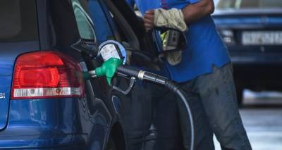&Alpha;&nu;&epsilon;&beta;&alpha;ί&nu;&epsilon;&iota; &eta; &tau;&iota;&mu;ή &tau;&eta;&sigmaf; &alpha;&mu;ό&lambda;&upsilon;&beta;&delta;&eta;&sigmaf;, &phi;&lambda;&epsilon;&rho;&tau;ά&rho;&epsilon;&iota; &mu;&epsilon; &tau;&alpha; 2 &epsilon;&upsilon;&rho;ώ &sigma;&epsilon; &kappa;ά&pi;&omicron;&iota;&epsilon;&sigmaf; &pi;&epsilon;&rho;&iota;&omicron;&chi;έ&sigmaf; -&Gamma;&iota;&alpha;&tau;ί &epsilon;&kappa;&tau;&omicron;&xi;&epsilon;ύ&tau;&eta;&kappa;&epsilon;