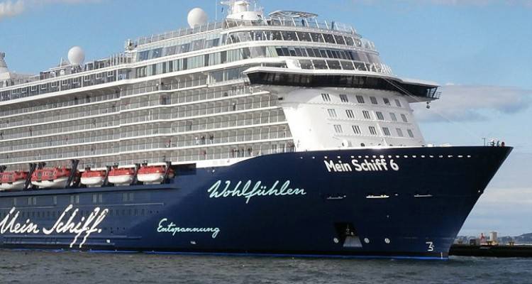 Συναγερμός σε κρουαζιερόπλοιο με 1.588 άτομα στη Μήλο: Βρέθηκαν 12 κρούσματα κορωνοϊού, επιστρέφει στον Πειραιά