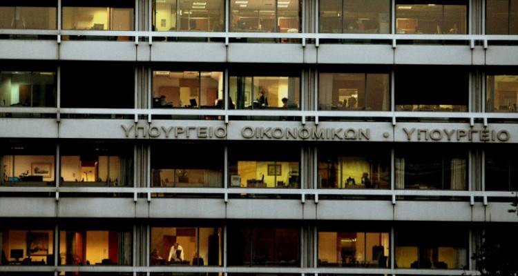 Οι επόμενες φοροελαφρύνσεις: Σκληρό παζάρι με τους Θεσμούς | Πάνω από 3,7% το φετινό υπερπλεόνασμα