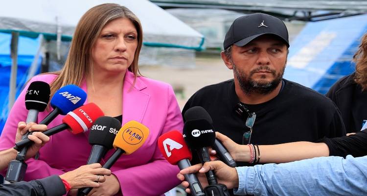 Έ&nu;&tau;&alpha;&sigma;&eta; &mu;&epsilon; &tau;&omicron;&upsilon;&sigmaf; &delta;&iota;&kappa;&alpha;&sigma;&tau;έ&sigmaf; &sigma;&tau;&eta; &delta;ί&kappa;&eta; &gamma;&iota;&alpha; &tau;&alpha; &Tau;έ&mu;&pi;&eta; -&Phi;&omega;&nu;έ&sigmaf; &kappa;&alpha;&iota; &delta;&iota;&alpha;&mu;&alpha;&rho;&tau;&upsilon;&rho;ί&epsilon;&sigmaf; &alpha;&pi;ό &Kappa;&omega;&nu;&sigma;&tau;&alpha;&nu;&tau;&omicron;&pi;&omicron;ύ&lambda;&omicron;&upsilon;, &Kappa;&alpha;&rho;&upsilon;&sigma;&tau;&iota;&alpha;&nu;&omicron;ύ, &Rho;&omicron;ύ&tau;&sigma;&iota; &laquo;&epsilon;ί&sigma;&tau;&epsilon; &alpha;&pi;&alpha;&rho;ά&delta;&epsilon;&kappa;&tau;&omicron;&iota;, &delta;&epsilon;&nu; &beta;&lambda;έ&pi;&omicron;&upsilon;&mu;&epsilon;&raquo;
