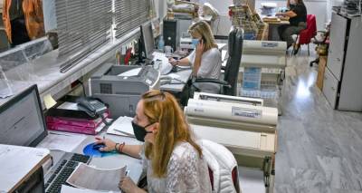 &Delta;&eta;&mu;ό&sigma;&iota;&omicron;&iota; &upsilon;&pi;ά&lambda;&lambda;&eta;&lambda;&omicron;&iota;: &Eta; &laquo;&alpha;&kappa;&tau;&iota;&nu;&omicron;&gamma;&rho;&alpha;&phi;ί&alpha;&raquo; &tau;&eta;&sigmaf; &alpha;&xi;&iota;&omicron;&lambda;ό&gamma;&eta;&sigma;ή&sigmaf; &tau;&omicron;&upsilon;&sigmaf; -&Pi;&omicron;&iota;&omicron;&iota; &epsilon;ί&nu;&alpha;&iota; &laquo;&pi;&rho;&omega;&tau;&alpha;&theta;&lambda;&eta;&tau;έ&sigmaf;&raquo; &sigma;&epsilon; &epsilon;&pi;ί&tau;&epsilon;&upsilon;&xi;&eta; &sigma;&tau;ό&chi;&omega;&nu;