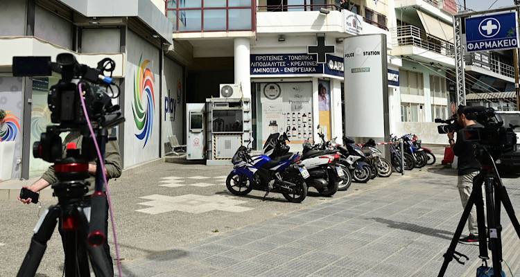 &Tau;&omicron;&nu; &delta;&iota;&omicron;&iota;&kappa;&eta;&tau;ή &kappa;&alpha;&iota; ά&lambda;&lambda;&omicron;&upsilon;&sigmaf; 5 &laquo;&xi;ή&lambda;&omega;&sigma;&epsilon;&raquo; &eta; &Epsilon;&Lambda;.&Alpha;&Sigma;. &mu;&epsilon;&tau;ά &tau;&eta; &delta;&omicron;&lambda;&omicron;&phi;&omicron;&nu;ί&alpha; &tau;&eta;&sigmaf; 28&chi;&rho;&omicron;&nu;&eta;&sigmaf;