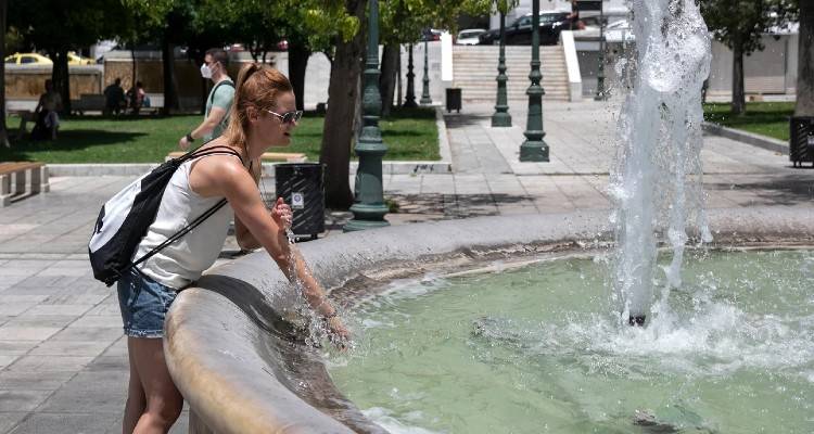 Καιρός: Ανεβαίνει ξανά η θερμοκρασία, θα αγγίξει τους 38 βαθμούς Κελσίου