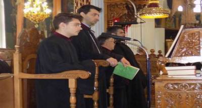 &Sigma;&tau;&eta;&nu; &Omicron;&rho;&epsilon;&sigma;&tau;&iota;ά&delta;&alpha; &tau;&alpha;&xi;&iota;&delta;&epsilon;ύ&epsilon;&iota; &omicron; &Iota;&epsilon;&rho;&omicron;&psi;&alpha;&lambda;&tau;&iota;&kappa;ό&sigmaf; &Sigma;ύ&lambda;&lambda;&omicron;&gamma;&omicron;&sigmaf; &Lambda;ή&mu;&nu;&omicron;&upsilon;