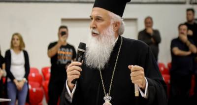 &Tau;&iota;&sigmaf; &pi;&nu;&epsilon;&upsilon;&mu;&alpha;&tau;&iota;&kappa;έ&sigmaf; &delta;&iota;&alpha;&sigma;&tau;ά&sigma;&epsilon;&iota;&sigmaf; &tau;&omicron;&upsilon; &epsilon;&omicron;&rho;&tau;&alpha;&sigma;&mu;&omicron;ύ &tau;&omega;&nu; &Chi;&rho;&iota;&sigma;&tau;&omicron;&upsilon;&gamma;έ&nu;&nu;&omega;&nu; &alpha;&nu;&alpha;&phi;έ&rho;&epsilon;&iota; &sigma;&epsilon; &mu;ή&nu;&upsilon;&mu;ά &tau;&omicron;&upsilon; &omicron; &Mu;&eta;&tau;&rho;&omicron;&pi;&omicron;&lambda;ί&tau;&eta;&sigmaf; &Lambda;ή&mu;&nu;&omicron;&upsilon; &Iota;&epsilon;&rho;ό&theta;&epsilon;&omicron;&sigmaf;
