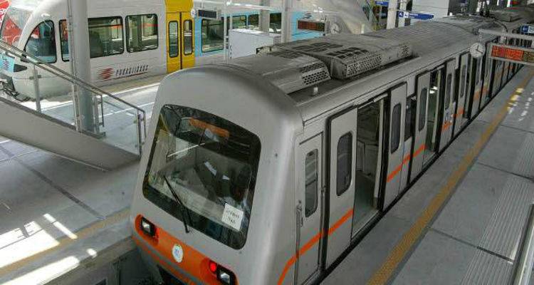 &Alpha;&tau;ύ&chi;&eta;&mu;&alpha; &sigma;&tau;&omicron; &mu;&epsilon;&tau;&rho;ό &sigma;&tau;&omicron; &laquo;&Epsilon;&lambda;. &Beta;&epsilon;&nu;&iota;&zeta;έ&lambda;&omicron;&sigmaf;&raquo; | &Epsilon;&kappa;&tau;&rho;&omicron;&chi;&iota;ά&sigma;&tau;&eta;&kappa;&alpha;&nu; &delta;ύ&omicron; &beta;&alpha;&gamma;ό&nu;&iota;&alpha;