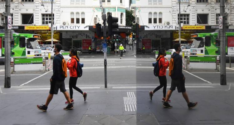 &Kappa;&omicron;&rho;&omega;&nu;&omicron;ϊό&sigmaf;: &Alpha;&upsilon;&xi;ή&theta;&eta;&kappa;&alpha;&nu; &tau;&alpha; &kappa;&rho;&omicron;ύ&sigma;&mu;&alpha;&tau;&alpha; &sigma;&tau;&eta;&nu; &pi;&omicron;&lambda;&iota;&tau;&epsilon;ί&alpha; &tau;&eta;&sigmaf; &Beta;&iota;&kappa;&tau;ό&rho;&iota;&alpha; &sigma;&tau;&eta;&nu; &Alpha;&upsilon;&sigma;&tau;&rho;&alpha;&lambda;ί&alpha; | &Epsilon;&xi;&iota; &theta;ά&nu;&alpha;&tau;&omicron;&iota;, &omicron;&iota; &pi;έ&nu;&tau;&epsilon; &sigma;&epsilon; &gamma;&eta;&rho;&omicron;&kappa;&omicron;&mu;&epsilon;ί&alpha;