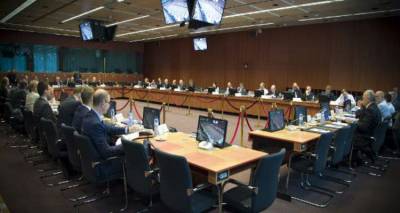 Guardian: &Eta; &Alpha;&theta;ή&nu;&alpha; έ&chi;&epsilon;&iota; &epsilon;&kappa;&nu;&epsilon;&upsilon;&rho;ί&sigma;&epsilon;&iota; &tau;&omicron;&upsilon;&sigmaf; &Epsilon;&upsilon;&rho;&omega;&pi;&alpha;ί&omicron;&upsilon;&sigmaf; | &Epsilon;&pi;&epsilon;&iota;&delta;ή έ&chi;&epsilon;&iota; &epsilon;&phi;&alpha;&rho;&mu;ό&sigma;&epsilon;&iota; &mu;ό&nu;&omicron; 2 &mu;&epsilon;&tau;&alpha;&rho;&rho;&upsilon;&theta;&mu;ί&sigma;&epsilon;&iota;&sigmaf;
