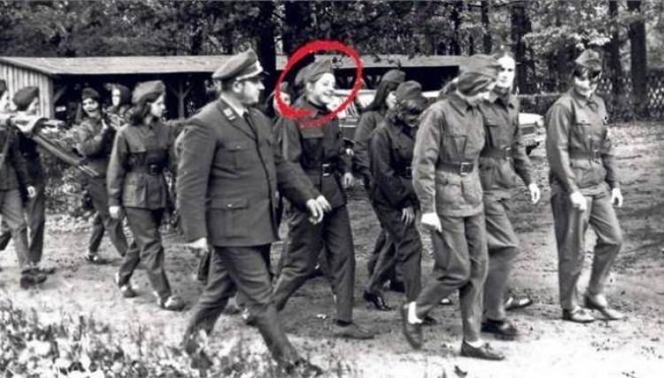 &Eta; &Mu;έ&rho;&kappa;&epsilon;&lambda; &sigma;&epsilon; &eta;&lambda;&iota;&kappa;ί&alpha; 17 &epsilon;&tau;ώ&nu; &mu;&epsilon; &sigma;&tau;&omicron;&lambda;ή &pi;&omicron;&lambda;&iota;&tau;&omicron;&phi;ύ&lambda;&alpha;&kappa;&alpha; &tau;&eta;&sigmaf; &pi;&rho;ώ&eta;&nu; &Alpha;&nu;&alpha;&tau;&omicron;&lambda;&iota;&kappa;ή&sigmaf; &Gamma;&epsilon;&rho;&mu;&alpha;&nu;ί&alpha;&sigmaf;
