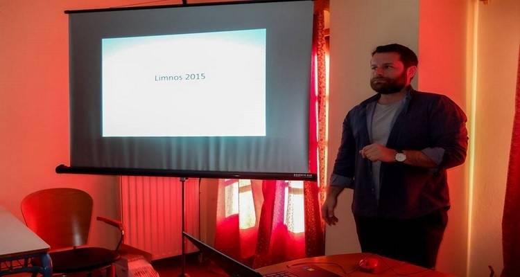 &Sigma;&epsilon;&mu;&iota;&nu;ά&rho;&iota;&omicron; &phi;&omega;&tau;&omicron;&gamma;&rho;&alpha;&phi;ί&alpha;&sigmaf; &alpha;&pi;ό &tau;&omicron;&nu; &beta;&rho;&epsilon;&beta;&epsilon;&upsilon;&mu;έ&nu;&omicron; &Lambda;&eta;&mu;&nu;&iota;ό &phi;&omega;&tau;&omicron;&gamma;&rho;ά&phi;&omicron; &Kappa;&omicron;&sigma;&mu;ά &Kappa;&omicron;&upsilon;&mu;&iota;&alpha;&nu;ό (photos)