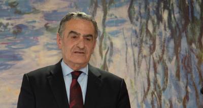 &Lambda;ή&mu;&nu;&omicron;&sigmaf;: &Sigma;&upsilon;&nu;έ&nu;&tau;&epsilon;&upsilon;&xi;&eta;  &Chi;&alpha;&rho;ά&lambda;&alpha;&mu;&pi;&omicron;&upsilon; &Alpha;&theta;&alpha;&nu;&alpha;&sigma;ί&omicron;&upsilon; &epsilon;&phi;&rsquo; ό&lambda;&eta;&sigmaf; &tau;&eta;&sigmaf; ύ&lambda;&eta;&sigmaf;