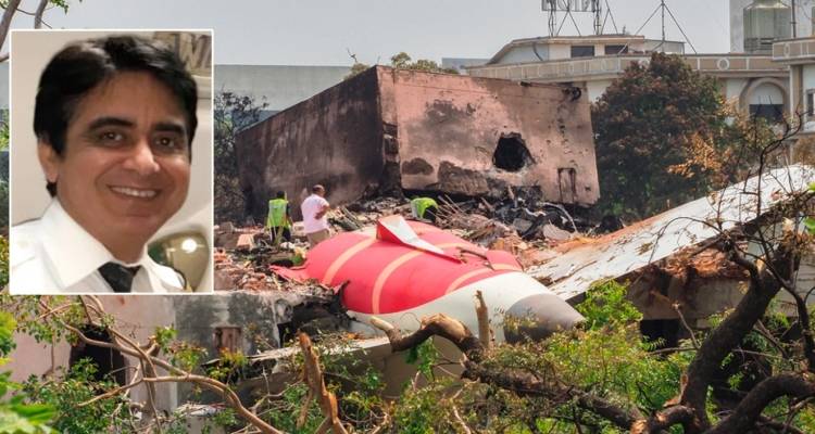 Wall Street Journal: &Omicron; &pi;&iota;&lambda;ό&tau;&omicron;&sigmaf; &tau;&omicron;&upsilon; Boeing &tau;&eta;&sigmaf; Air India έ&kappa;&omicron;&psi;&epsilon; &tau;&eta;&nu; &pi;&alpha;&rho;&omicron;&chi;ή &kappa;&alpha;&upsilon;&sigma;ί&mu;&omicron;&upsilon; &sigma;&tau;&omicron;&upsilon;&sigmaf; &kappa;&iota;&nu;&eta;&tau;ή&rho;&epsilon;&sigmaf; - &Psi;ά&chi;&nu;&omicron;&upsilon;&nu; &alpha;&nu; &upsilon;&pi;έ&phi;&epsilon;&rho;&epsilon; &alpha;&pi;ό &kappa;&alpha;&tau;ά&theta;&lambda;&iota;&psi;&eta;