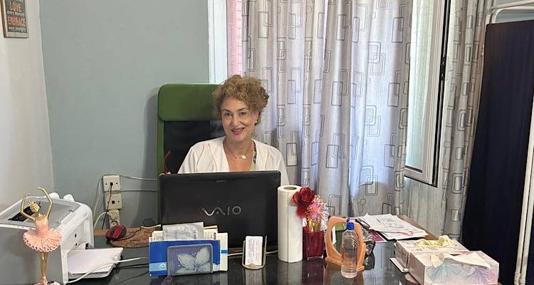 &Sigma;&tau;&eta; &Lambda;ή&mu;&nu;&omicron; έ&omega;&sigmaf; &tau;&iota;&sigmaf; 17 &Alpha;&upsilon;&gamma;&omicron;ύ&sigma;&tau;&omicron;&upsilon; &eta; &delta;&epsilon;&rho;&mu;&alpha;&tau;&omicron;&lambda;ό&gamma;&omicron;&sigmaf; &Epsilon;&lambda;έ&nu;&eta; &Delta;&epsilon;&lambda;&eta;&gamma;&iota;ά&nu;&nu;&eta;