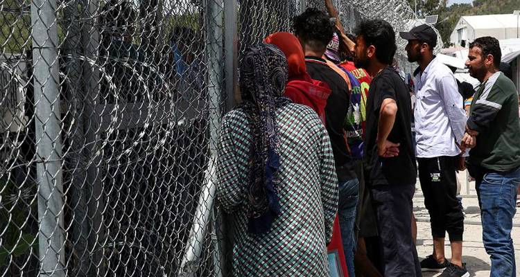 &Kappa;&omega;&mu;&iota;&kappa;&omicron;&tau;&rho;&alpha;&gamma;&iota;&kappa;ό: &laquo;&Epsilon;&xi;&alpha;&phi;&alpha;&nu;ί&sigma;&tau;&eta;&kappa;&alpha;&nu;&raquo; 1.000 &pi;&rho;ό&sigma;&phi;&upsilon;&gamma;&epsilon;&sigmaf; &kappa;&alpha;&iota; &mu;&epsilon;&tau;&alpha;&nu;ά&sigma;&tau;&epsilon;&sigmaf; &alpha;&pi;ό &tau;&omicron; hotspot &tau;&eta;&sigmaf; &Mu;ό&rho;&iota;&alpha;&sigmaf; (mp3)