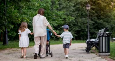 &Pi;ά&nu;&omega; &alpha;&pi;ό 50% &eta; &mu;&epsilon;ί&omega;&sigma;&eta; &tau;&omega;&nu; &gamma;&epsilon;&nu;&nu;ή&sigma;&epsilon;&omega;&nu; &sigma;&epsilon; 6 &nu;&omicron;&mu;&omicron;ύ&sigmaf; &tau;&eta;&sigmaf; &Epsilon;&lambda;&lambda;ά&delta;&alpha;&sigmaf;, &pi;&omicron;&iota;&omicron; &nu;&eta;&sigma;ί &alpha;&nu;&tau;&iota;&sigma;&tau;έ&kappa;&epsilon;&tau;&alpha;&iota; &sigma;&tau;&eta;&nu; &upsilon;&pi;&omicron;&gamma;&epsilon;&nu;&nu;&eta;&tau;&iota;&kappa;ό&tau;&eta;&tau;&alpha;